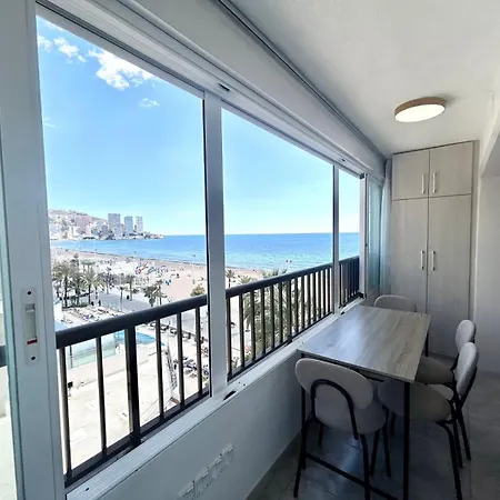 Primera Linea Playa Levante 아파트