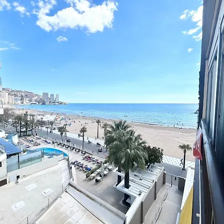 Primera Linea Playa Levante 아파트